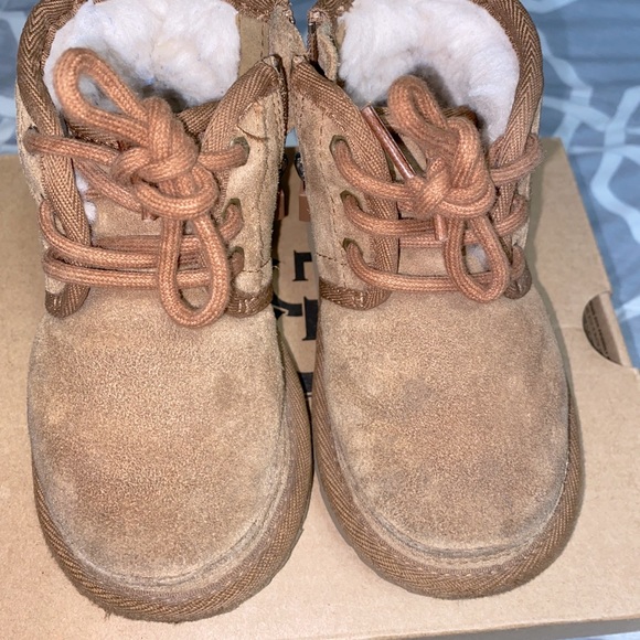 Ugg toddler boots - Picture 2 of 3